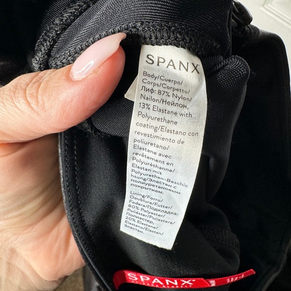 SPANX Faux Leather Hip Zip Leggings In Very Black Size Medium Compression Slim - Picture 8 of 12